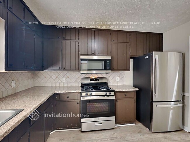 Foto del edificio - 1759 Killian Hill Rd SW