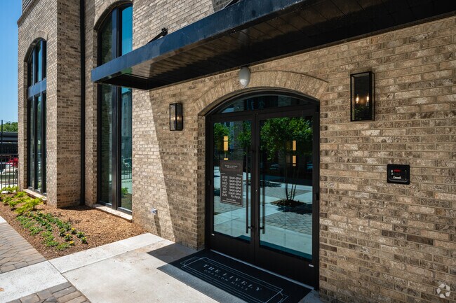 Entrada - The Lively at Drayton Mills