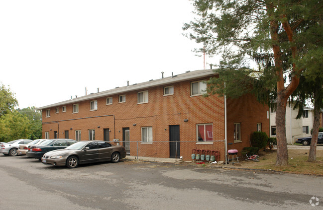 Building Photo - Riverview Drive Apartments