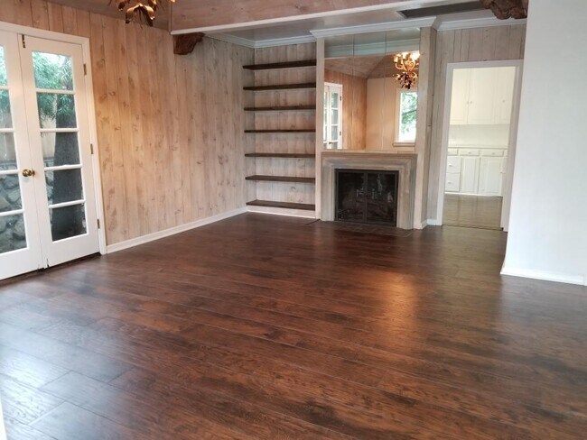 Building Photo - 4822 Grand Ave