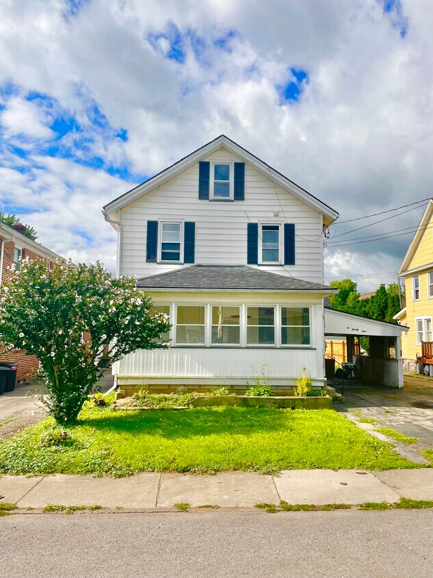 224 E Chestnut St Unit 1, East Rochester, NY 14445 Apartments in