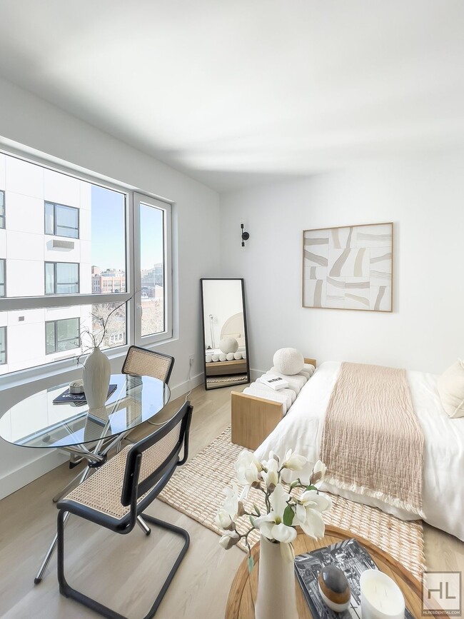 Foto del edificio - Crown Heights / Sunlit Studio 1-Bath / New...