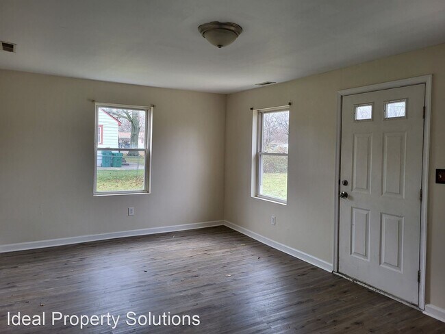 Building Photo - 3 br, 2 bath House - 15 Meadow Road