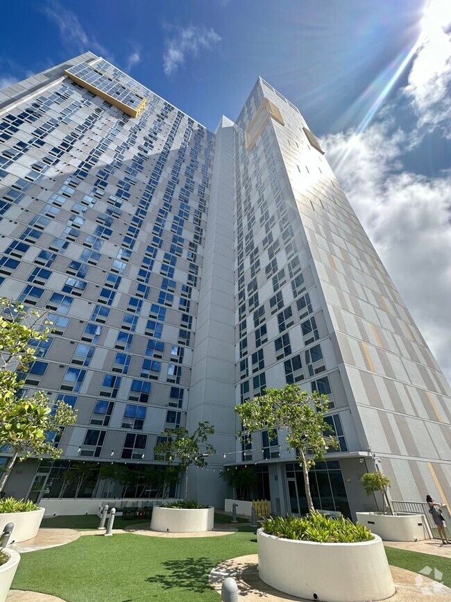 Building Photo - 988 Halekauwila St