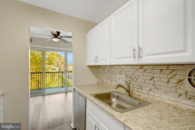 Foto del edificio - 2904 Kings Chapel Rd