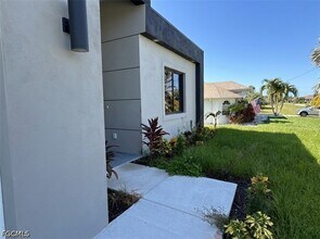 Building Photo - 2325 NW 37th Pl