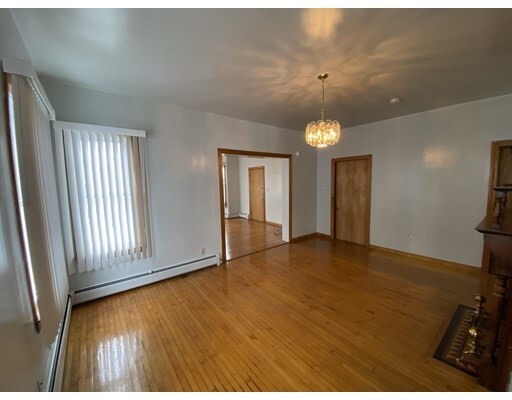 Foto del edificio - 613 Durfee St