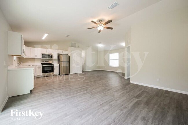 Building Photo - 840 Puccini Ave S