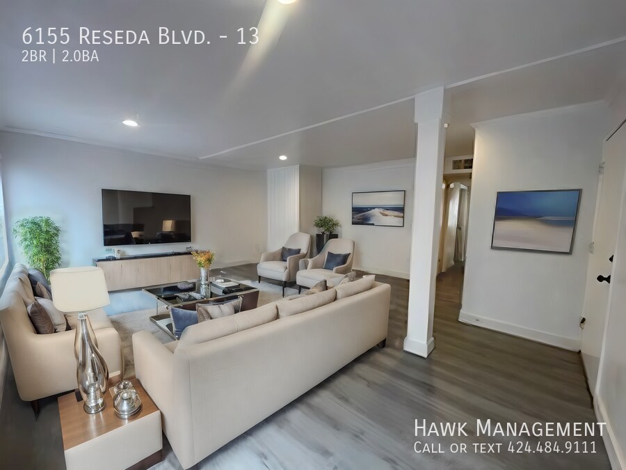 Foto principal - 6155 Reseda Blvd