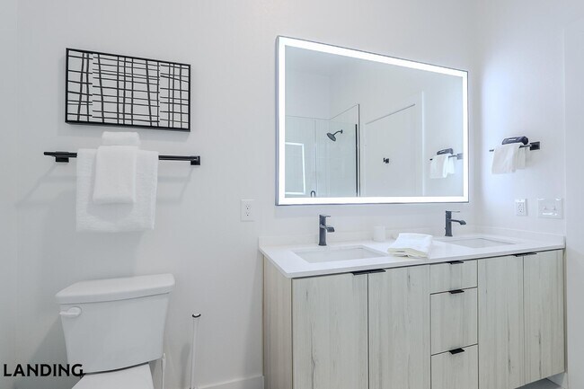 Foto del edificio - 2623 Keene St