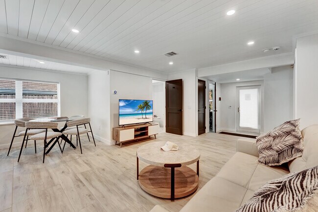 Foto del edificio - 320 NW 3rd Ave