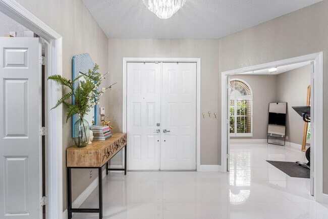 Foto del edificio - 121 Palm Cir