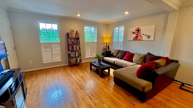 Building Photo - 1607A Potomac Greens Dr