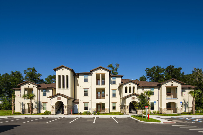 Building Photo - The Pines Apartments