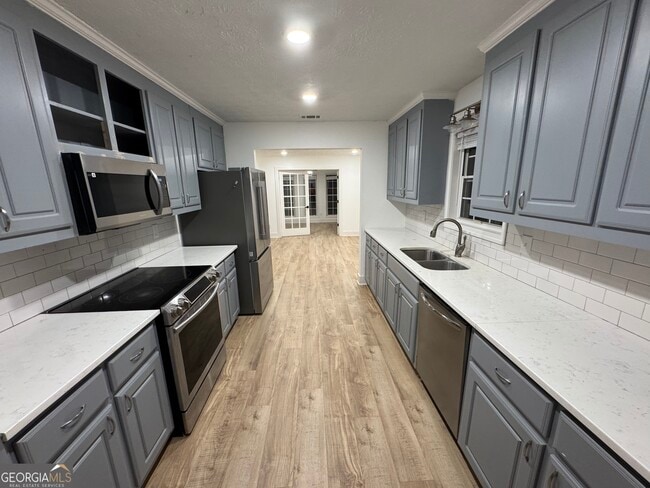 Building Photo - 5455 Forest Falls Dr