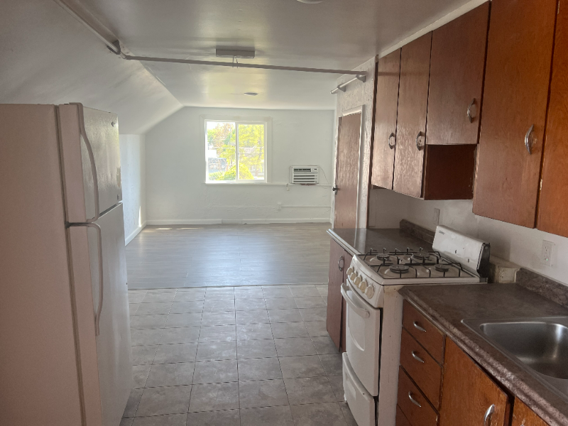 Primary Photo - 325 1st Ave
