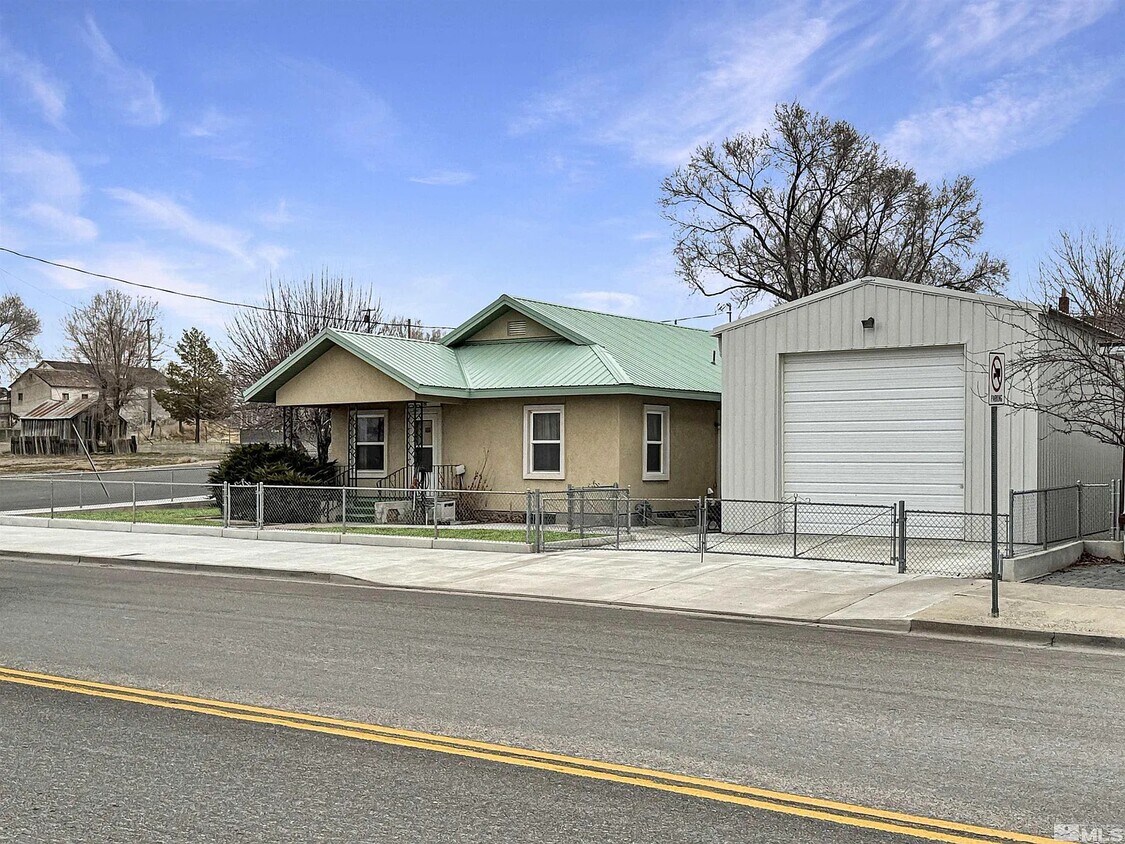 Primary Photo - 505 W 4th St
