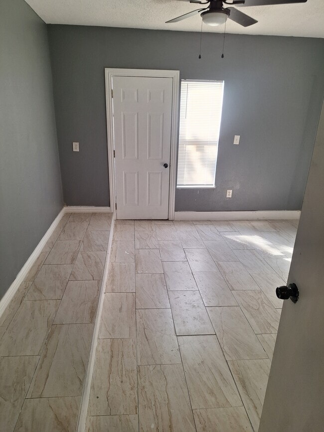 Foto del edificio - 2123 Chatham Square Ct