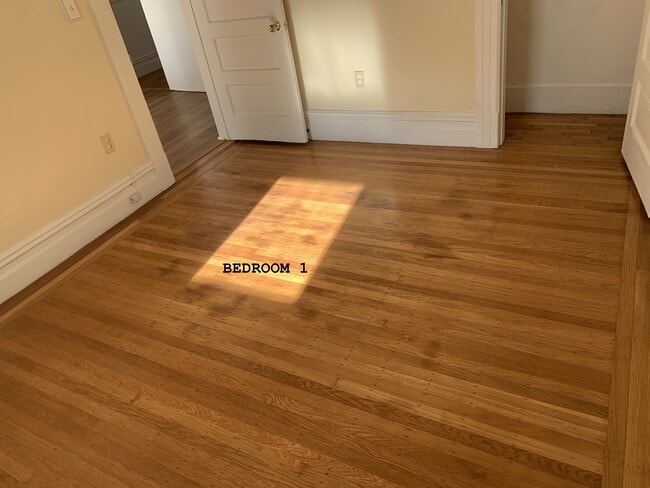 Building Photo - 168 Lexington St