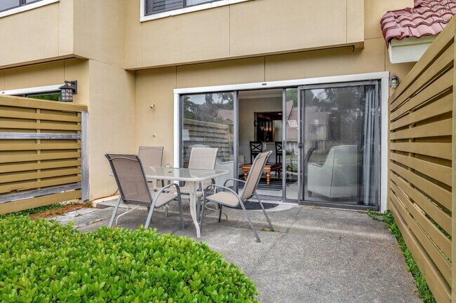 Foto del edificio - 5101 Beachwalk Pl