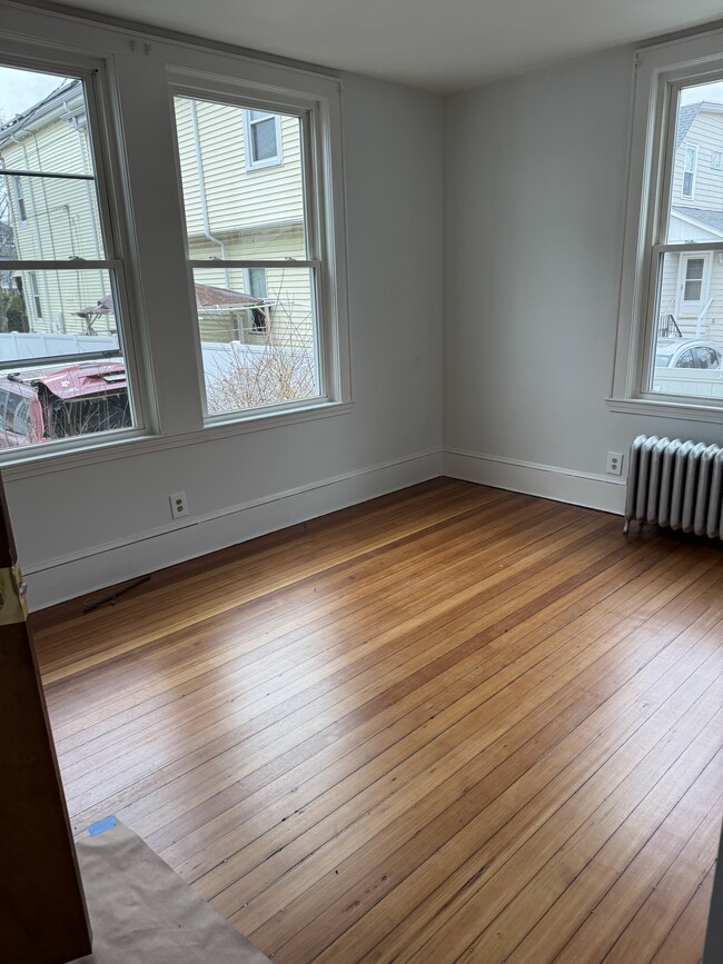 Building Photo - 25 Chestnut St