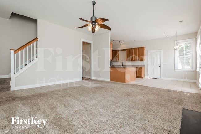 Foto del edificio - 228 Silverwood Ln