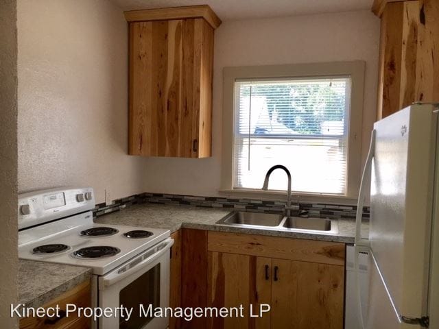 Primary Photo - 108 18th Ave N