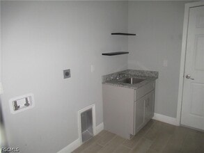 Building Photo - 3241 NW 41st Pl