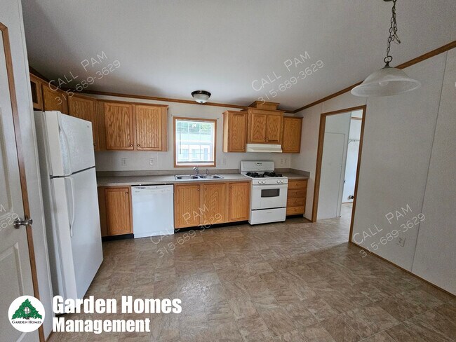 Building Photo - 39 Woodside Ln