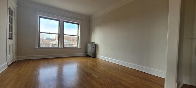 Building Photo - 7415 N Paulina St