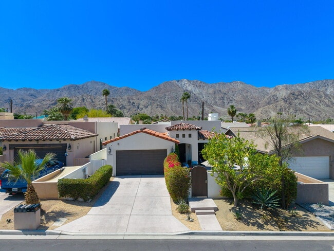 Building Photo - 53385 Avenida Mendoza