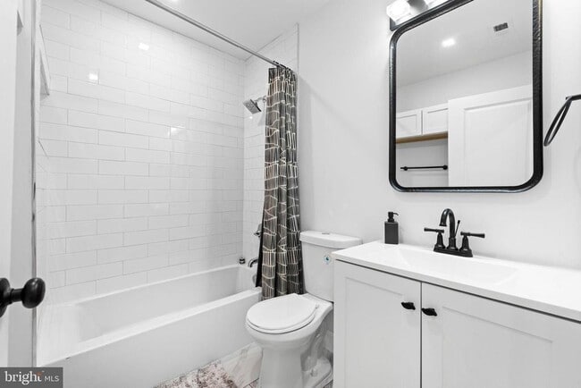 Building Photo - 36 Hawaii Ave NE