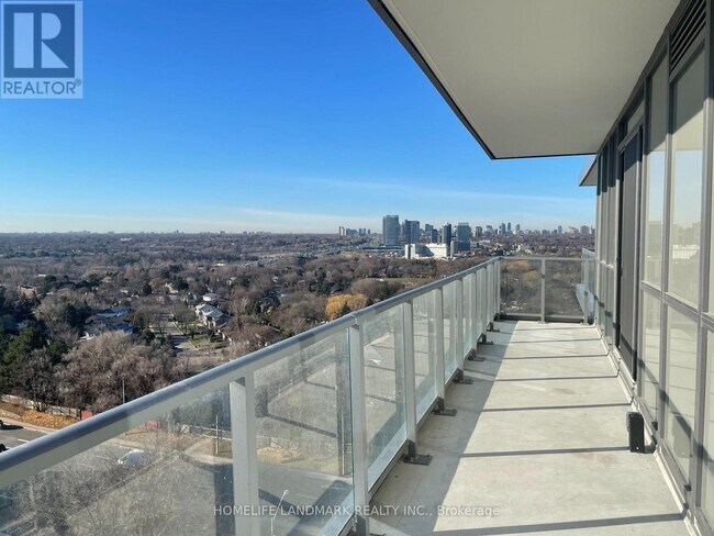 Photo du bâtiment - 36 Forest Manor Rd