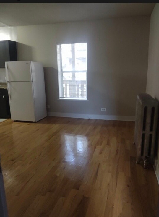 Foto del edificio - 5662 N Ridge Ave