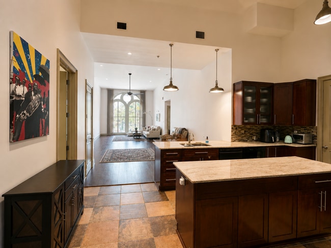 Quartz Custom Kitchen Soaring Ceilings - 1201 Canal St