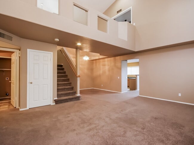 Building Photo - 250 W Juniper Ave