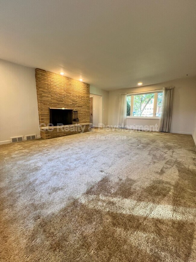 Foto del edificio - 1409 W 53rd Pl