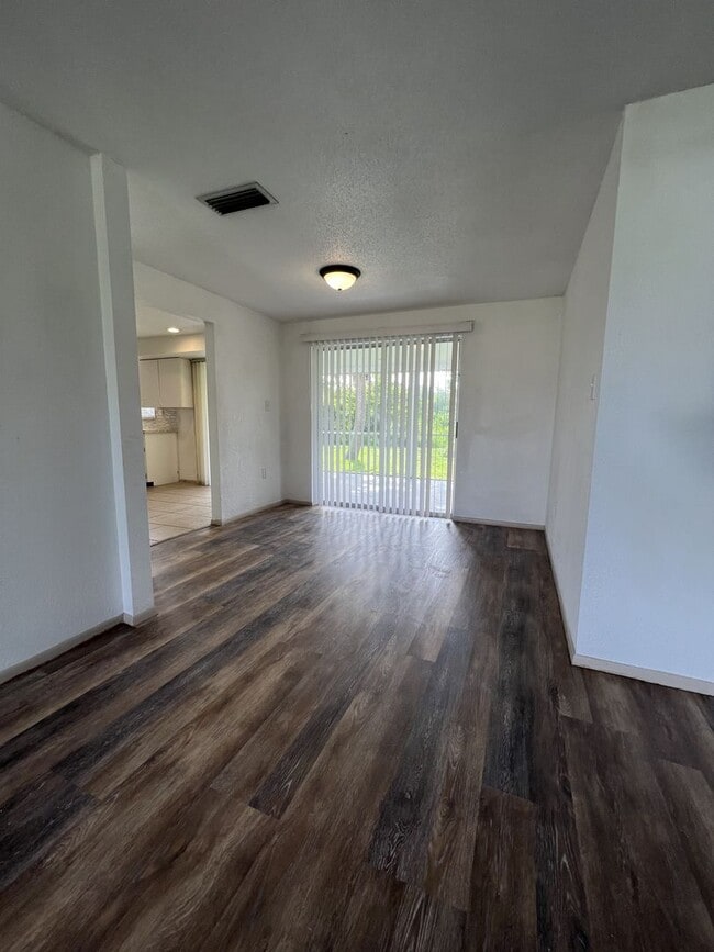 Foto del edificio - ** Single Family Home - Port Charlotte - 2 Bed / 2 Bath Plus Den/Bonus Room - Annual Rental - $1,...