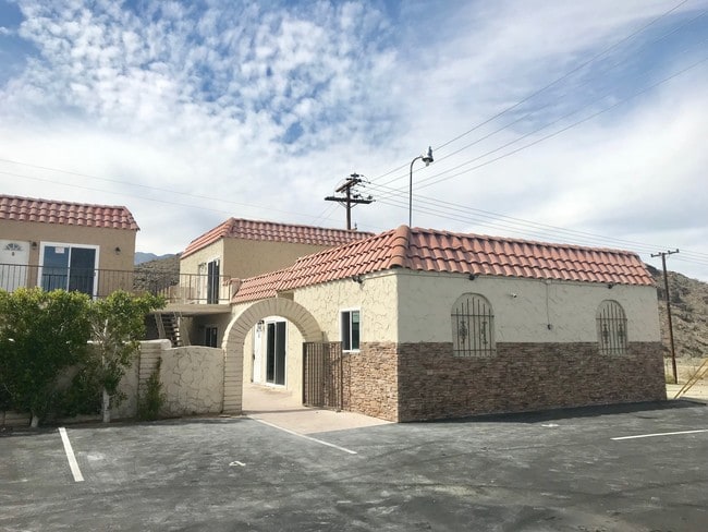 Building Photo - 36953 Bankside Dr