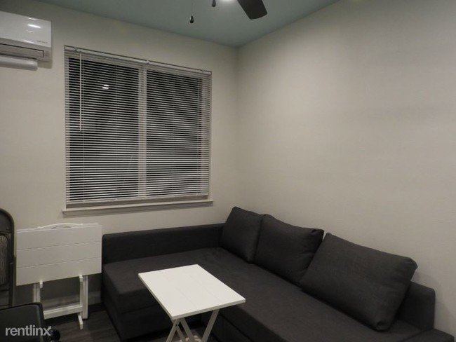 Building Photo - 1 br, 1 bath Apartment - 5013 Crestview Dr