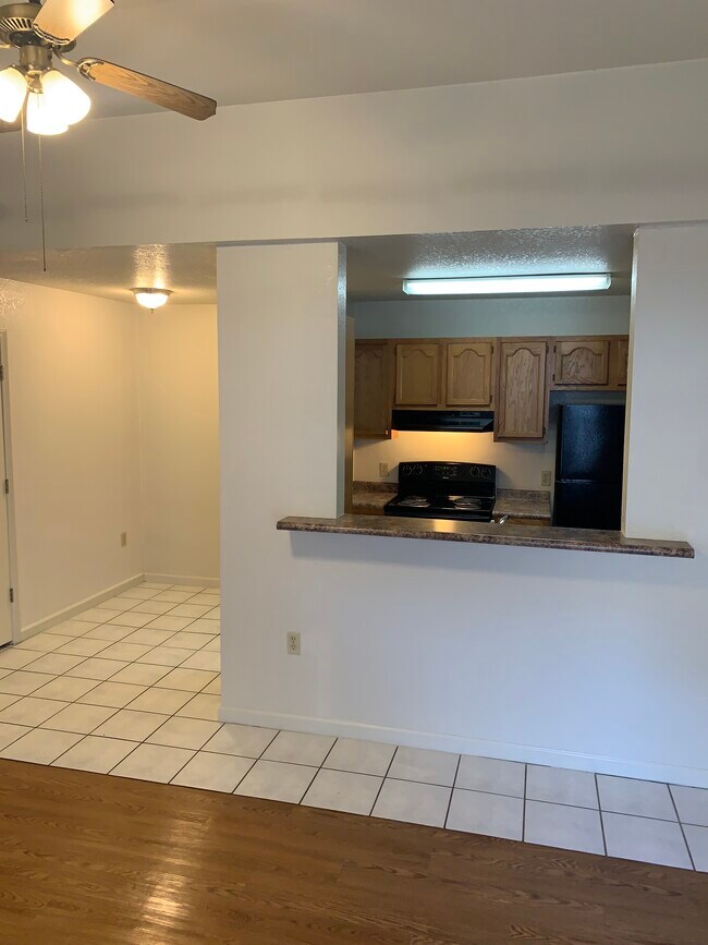 Foto del edificio - 2704 Wakefield Dr