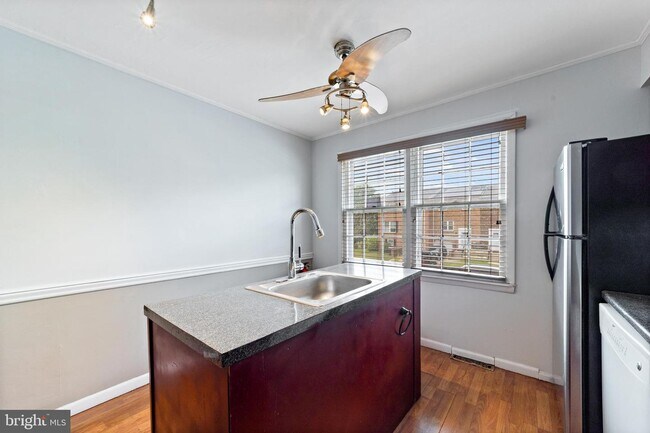 Building Photo - 1432 Boxwood Dr