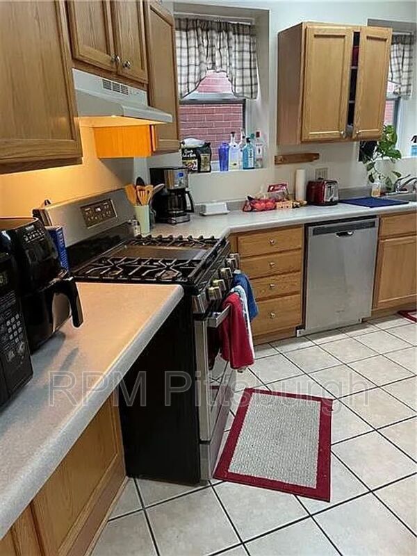 Photo - 2218 Sarah St House