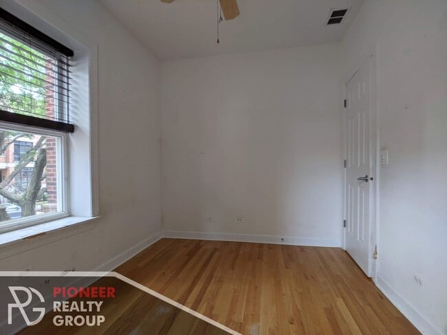 Building Photo - 3244 N Clifton Ave