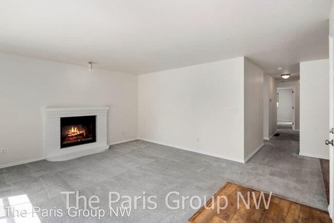 Building Photo - 3 br, 2 bath House - 1313 Monroe Ave NE