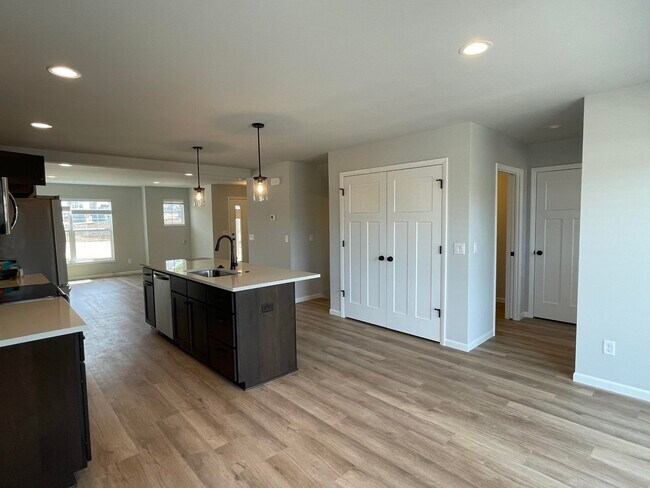 Building Photo - 2125 Spring Dreams Ln