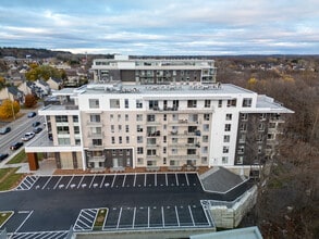 Building Photo - Le Monroe