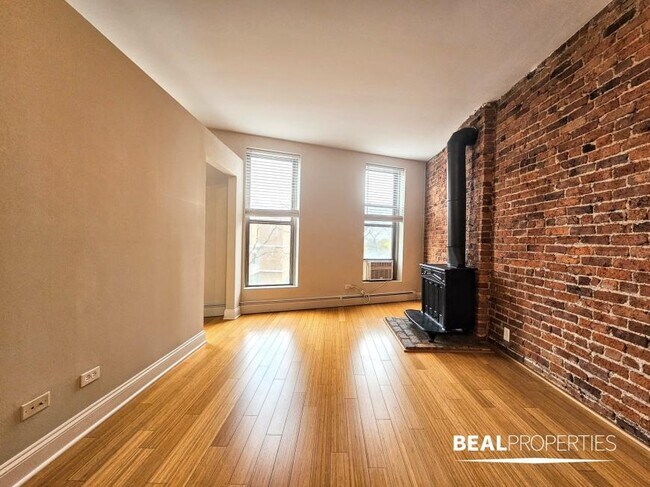 Foto del edificio - 0 bedroom in CHICAGO IL 60614