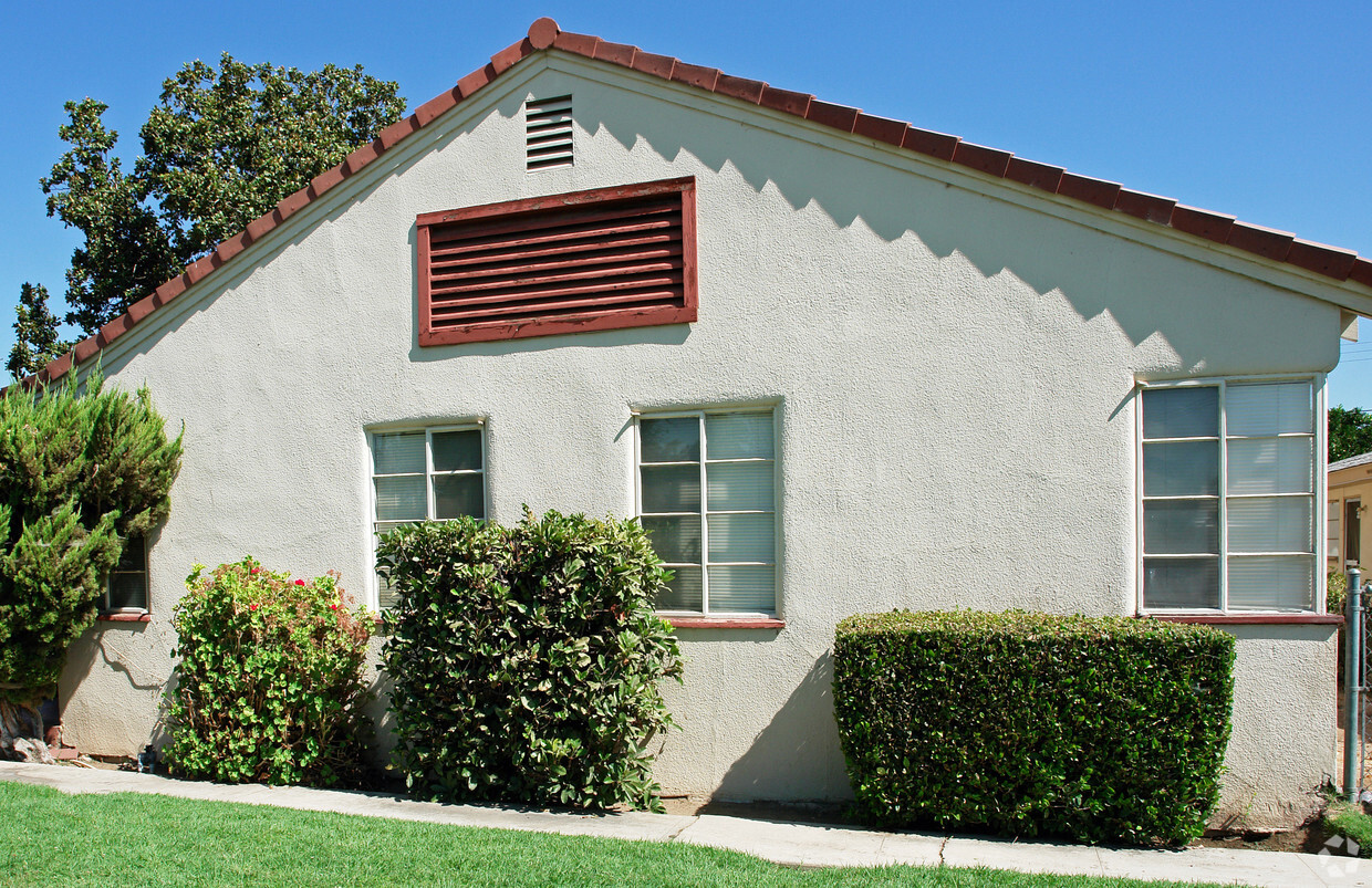 Primary Photo - 3465 E Mckinley Ave