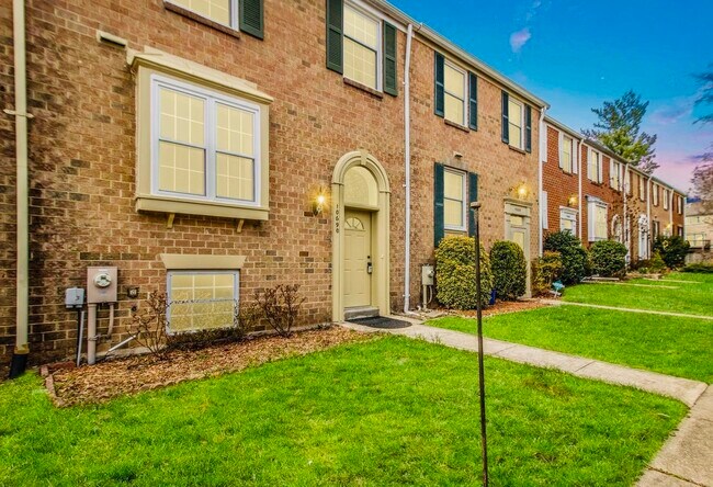 Photo - 10690 High Beam Ct Townhome